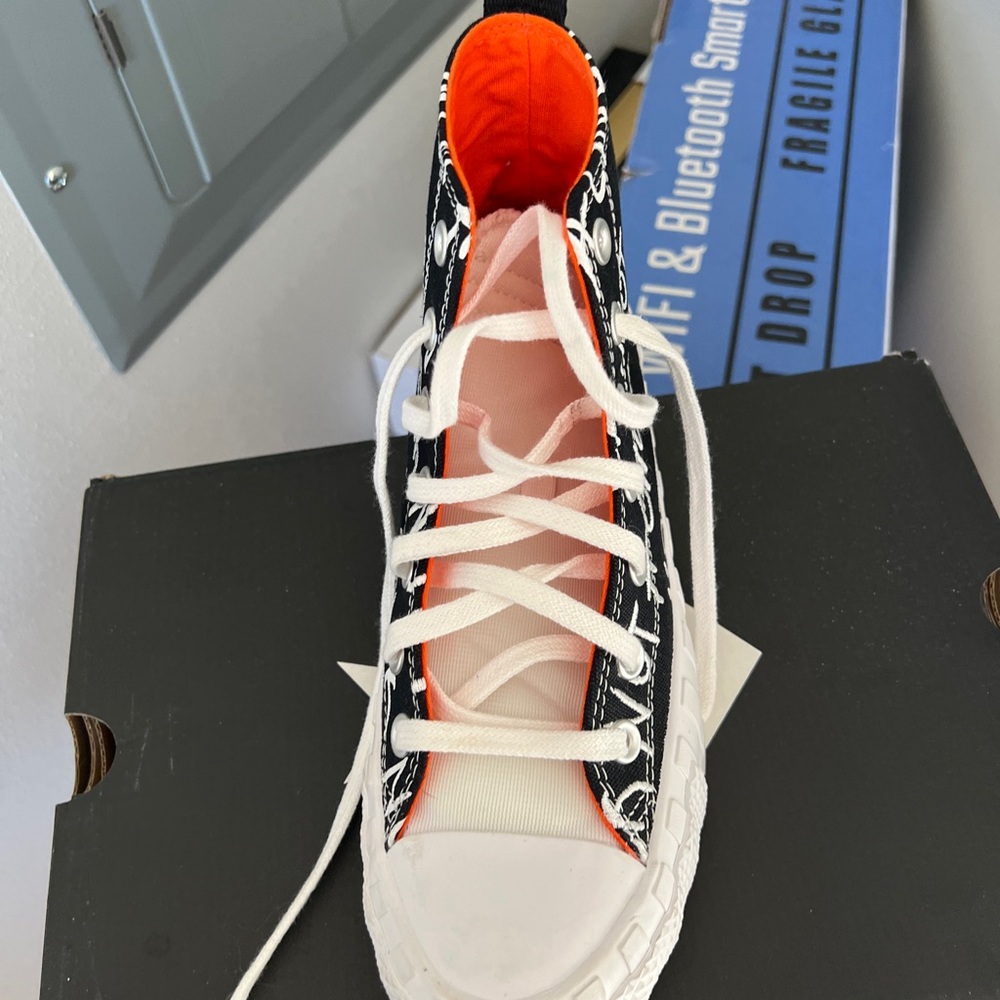 Converse, Run In Mens Sizing, Worn Once, Still In… - image 3